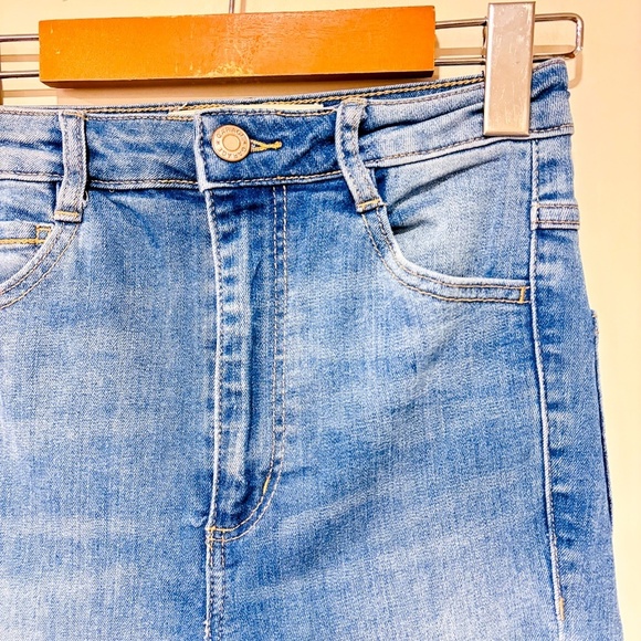 GARAGE Blue Mid-Rise Stretch Skinny Jeans | Classic Everyday Denim | Size 0* - Picture 7 of 11